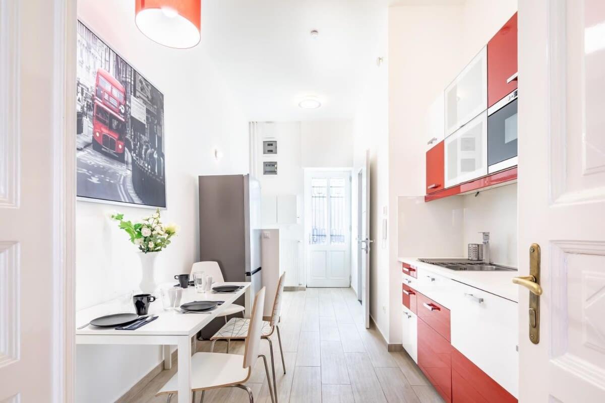 Super Central Convenient Apartment Budapest Bagian luar foto