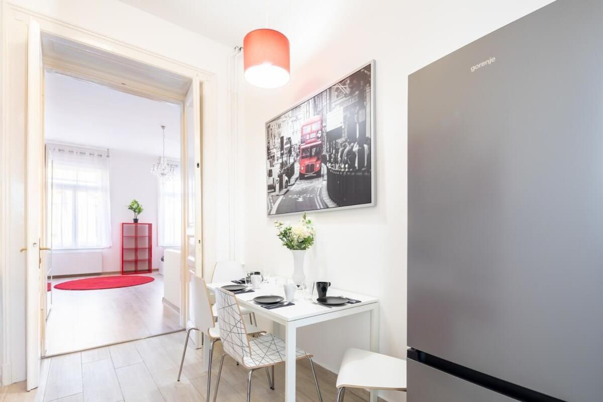 Super Central Convenient Apartment Budapest Bagian luar foto