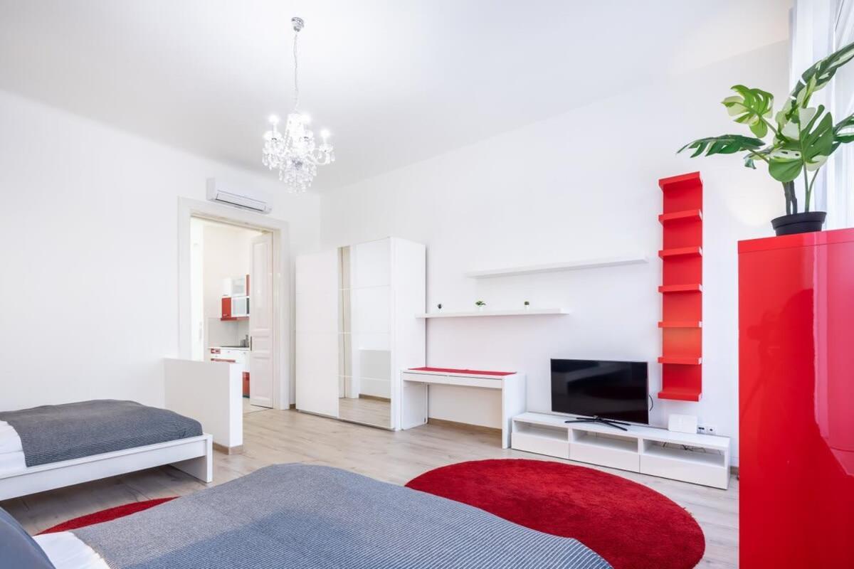 Super Central Convenient Apartment Budapest Bagian luar foto