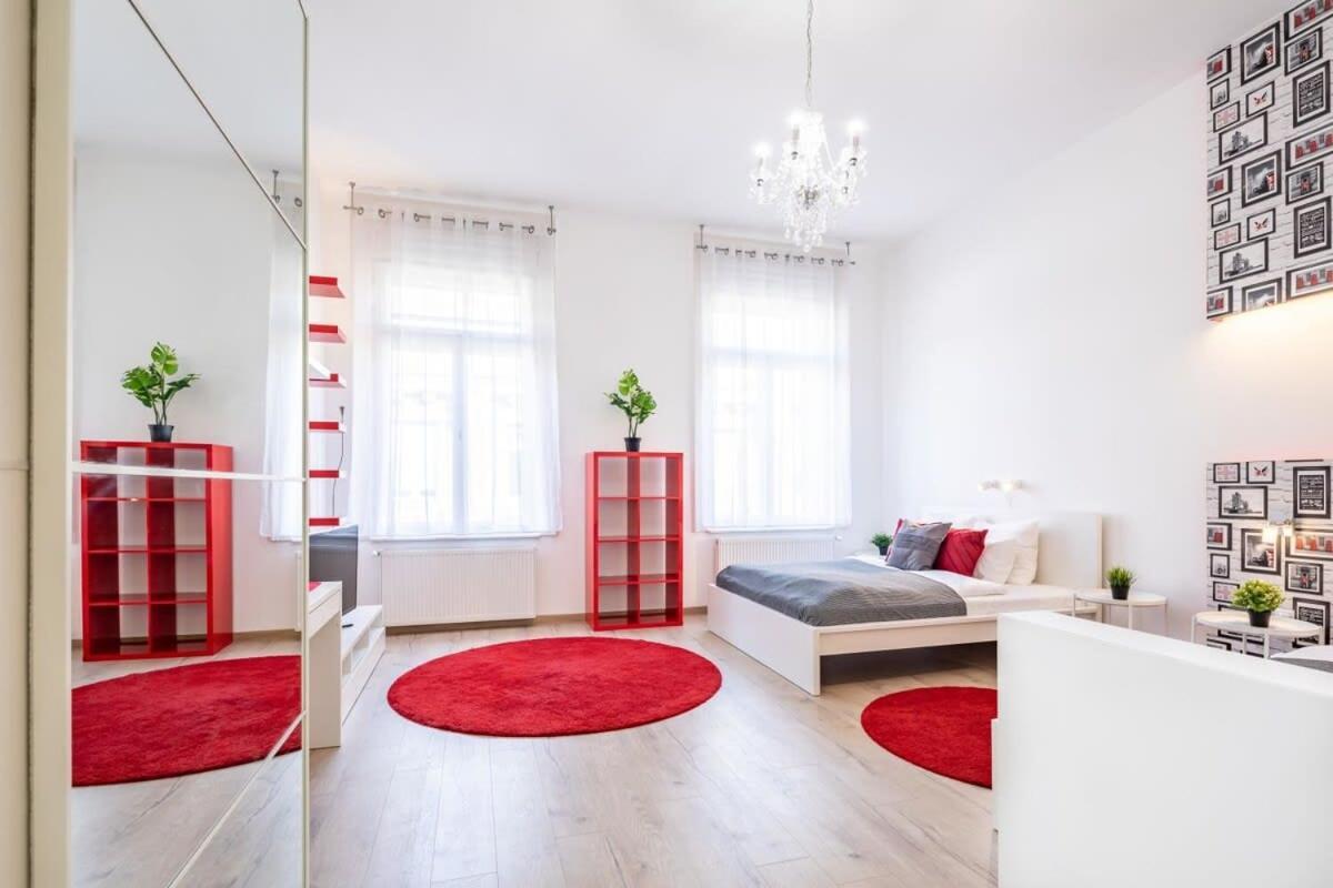 Super Central Convenient Apartment Budapest Bagian luar foto