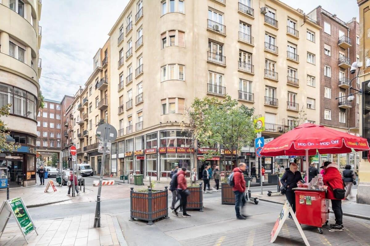 Super Central Convenient Apartment Budapest Bagian luar foto